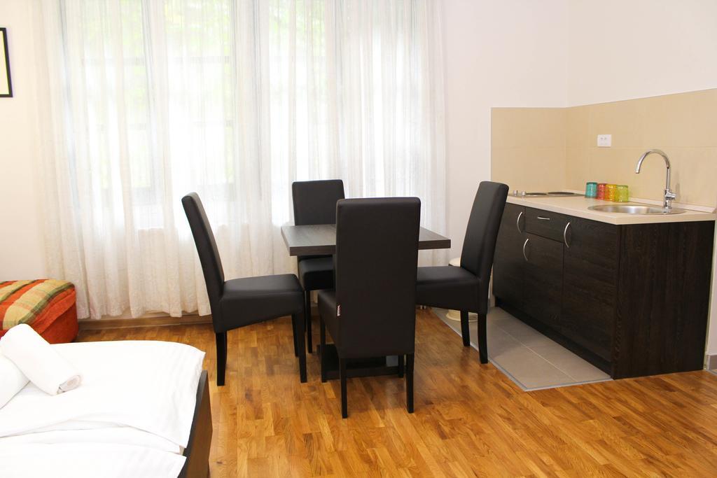 Wake Up Apartments And Rooms ベオグラード エクステリア 写真